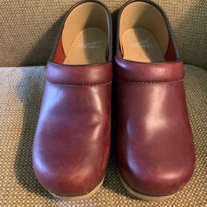 Dansko Professional leather clogs